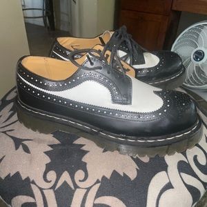 Dr. Martens - 3989 BEX SMOOTH LEATHER BROGUE SHOES/BOOTS - Wingtips